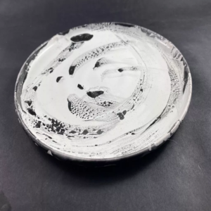 Ceramiczny Talerz biało czarny Ceramika Gary Misaki
